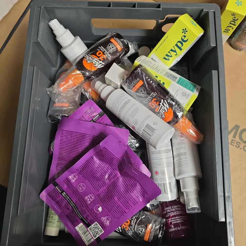 APPROXIMATELY 15 ASSORTED HEALTH & BEAUTY PRODUCTS TO INCLUDE MALIBU SUNCREAM, KANZEN CLEANSING SPRAY, WYPE TOILET PAPER GEL ETC - COLLECTION ONLY