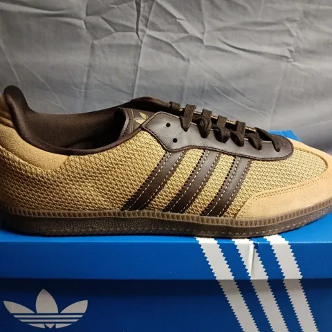 BOXED PAIR OF ADIDAS SAMBA OG TRAINERS - UK SIZE 11