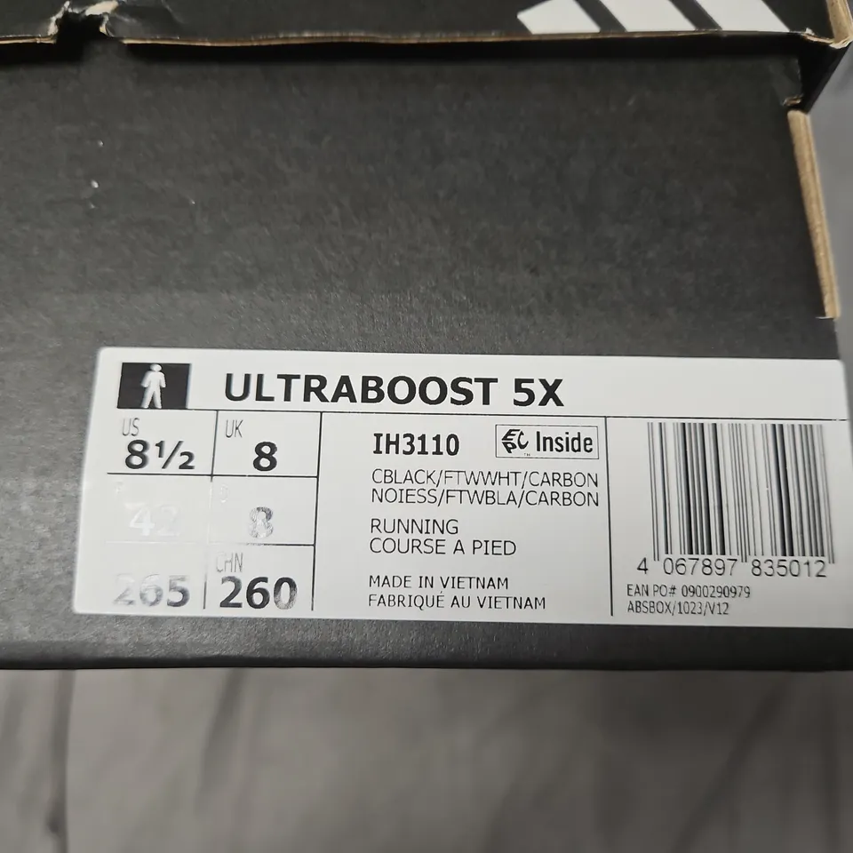 BOXED ADIDAS ULTRABOOST 5X RUNNING SHOES – BLACK/GREY WITH WHITE STRIPES, UK 8 (US 8.5)