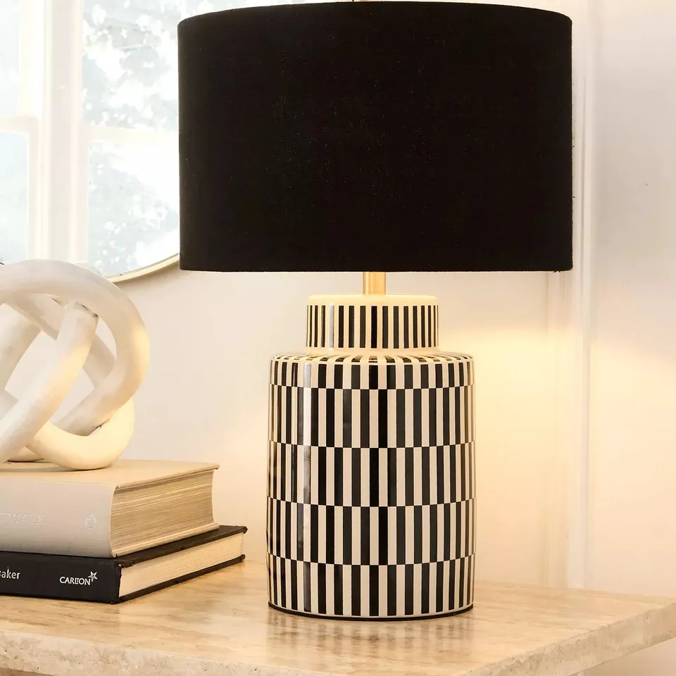 BOXED REAVA BLACK/WHITE TABLE LAMP