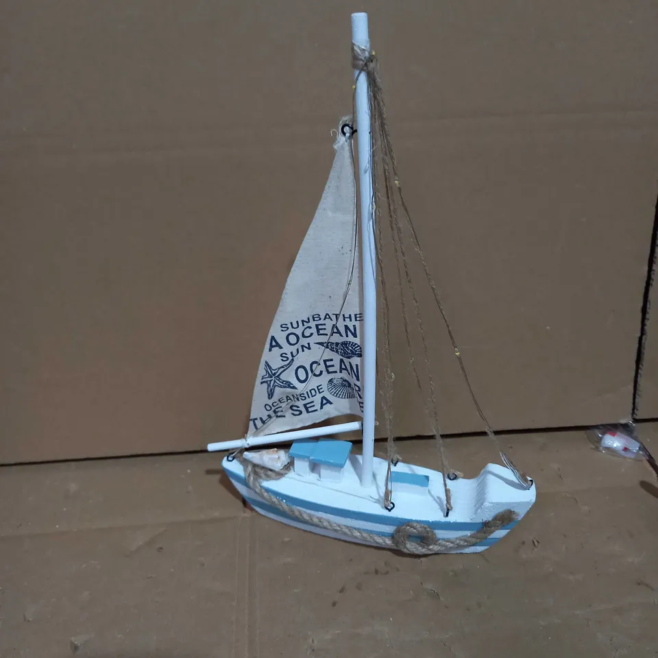 BOAT WITH SAIL ORNAMENT 