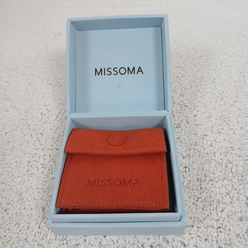 MISSOMA RING IN BLUE PRESENTATION BOX WITH ORANGE POUCH