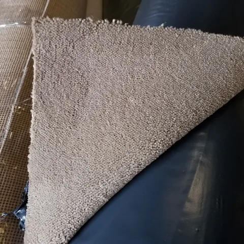 ROLL OF QUALITY ALBANY 39 FAWN CARPET APPROXIMATELY 4.86×4M