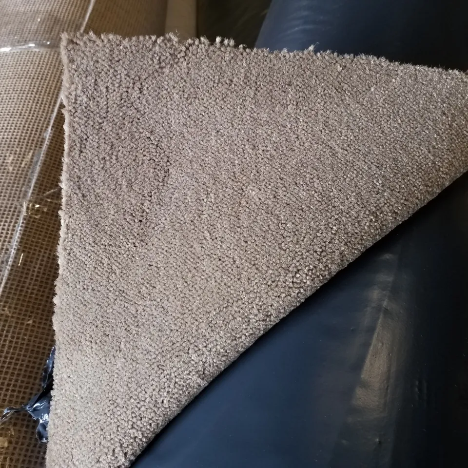 ROLL OF QUALITY ALBANY 39 FAWN CARPET APPROXIMATELY 4.86×4M