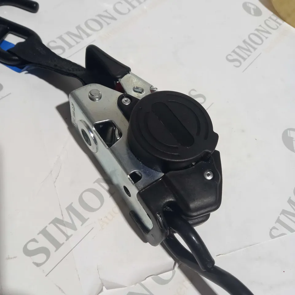AUTO RETRACTABLE RATCHET TIE DOWN