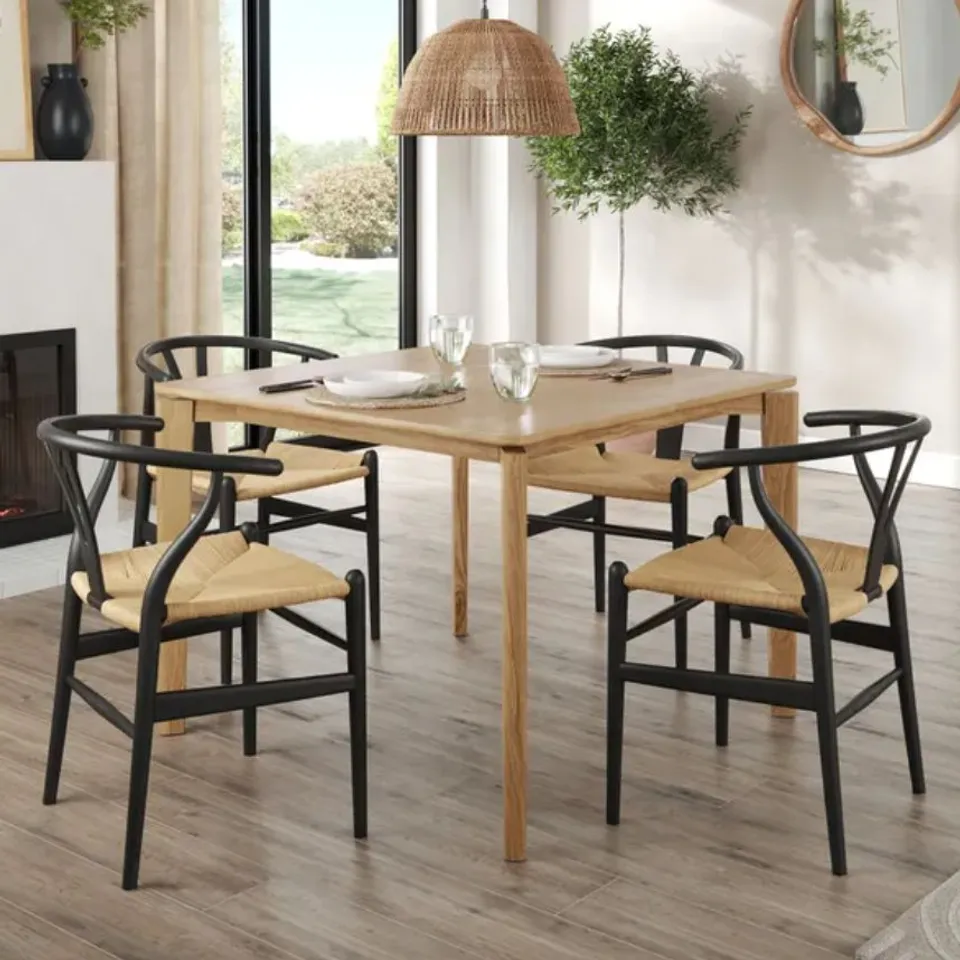 BOXED HUDSON 2-4 SEATER SQUARE EXTENDABLE DINING TABLE, OAK - MODERN OAK (1 BOX)