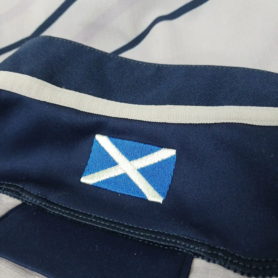 SCOTLAND RUGBY JERSEY BY MACRON – NAVY/WHITE, SIZE M (H 172-177 CM)