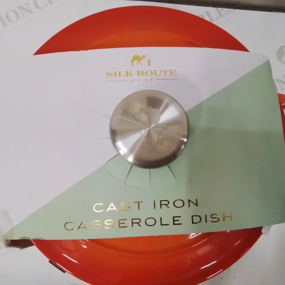 BOXED CAST IRON CASSEROLE DISH