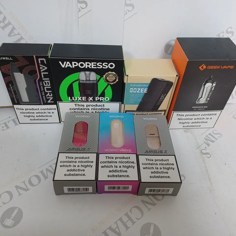 BOX OF ASSORTED VAPES AND E-CIGARETTES TO INCLUDE VOOPOO, GEEKVAPE AND VAPORESSO