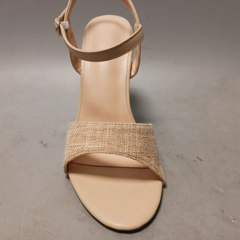 BOXED PAIR OF DESIGNER OPEN TOE BLOCK HEEL SANDALS IN SAND EU SIZE 38