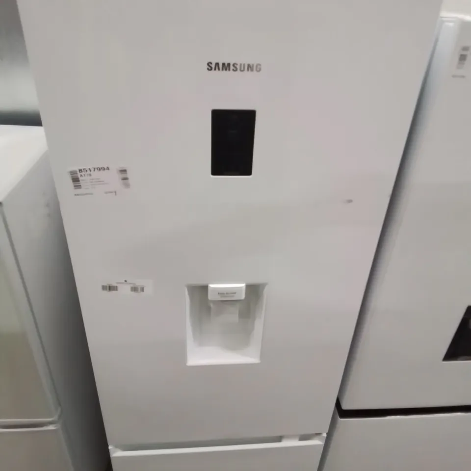SAMSUNG 60/40 SMART FRIDGE FREEZER IN WHITE WITH WATER DISPENSER - UNPROCESSED RAW RETURN