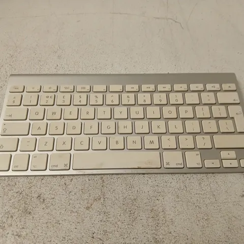 APPLE WIRELESS KEYBOARD (WHITE) – BLUETOOTH, MODEL A1314