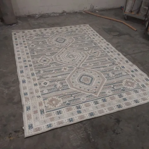 QUALITY DESIGNER AREA RUG - APPROXIMATELY 290 x 196cm