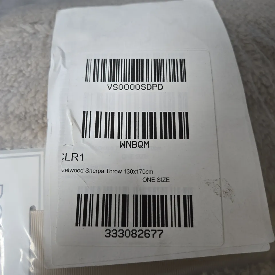 DEYONGS LONDON ULTRA PLUSH SHERPA THROW BEIGE 130X170 CM (ONE SIZE)