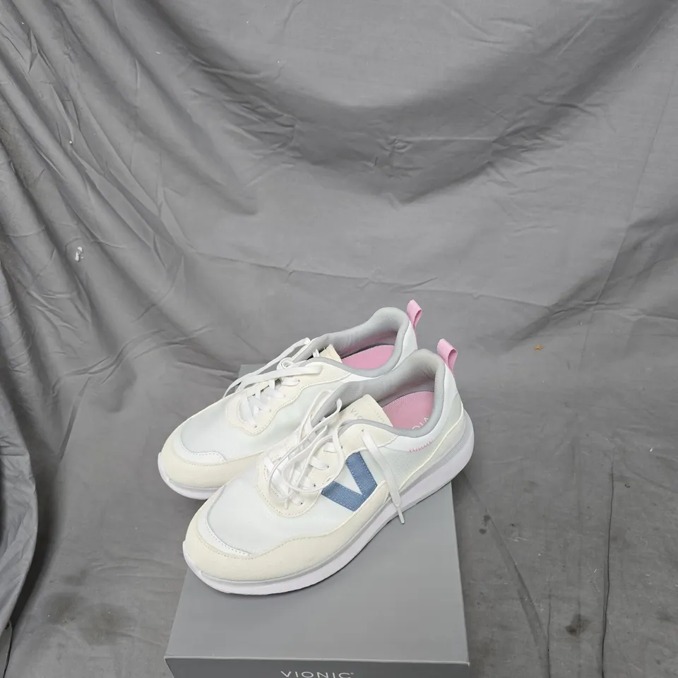 VIONIC WOMEN'S SNEAKERS – WHITE/CREAM WITH BLUE SIDE STRIPE, UK 7 (EU 41)
