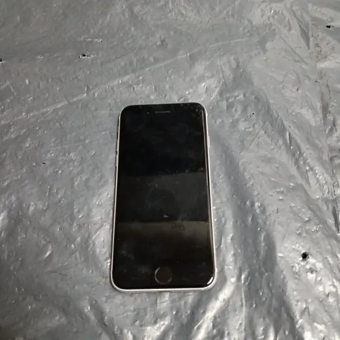 APPLE IPHONE – SILVER SMARTPHONE WITH BOX & USB-C/LIGHTNING CHARGER 