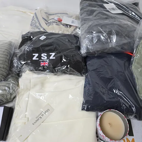 APPROX 12 ASSORTED ITEMS OF CLOTHING TO INCLUDE TOPS, JACKET, TROUSERS, ETC