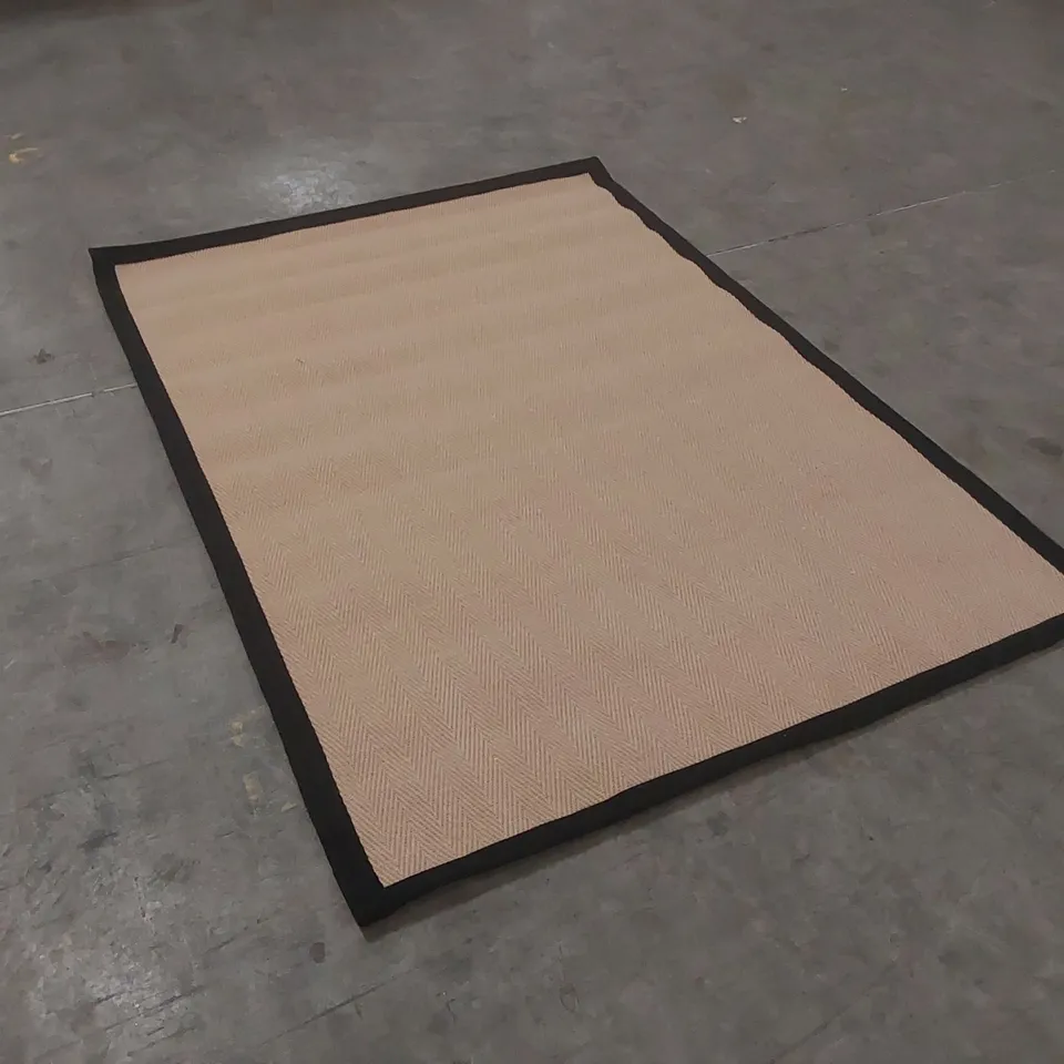 QUALITY DESIGNER AREA RUG - APPROXIMATELY 200 x 140cm