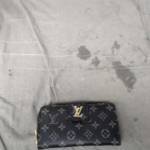 LOUIS VUITTON MONOGRAM CANVAS WALLET