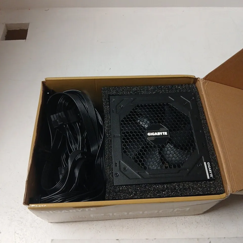 GIGABYTE P1000GM 1000W MODULAR POWER SUPPLY – 80 PLUS GOLD