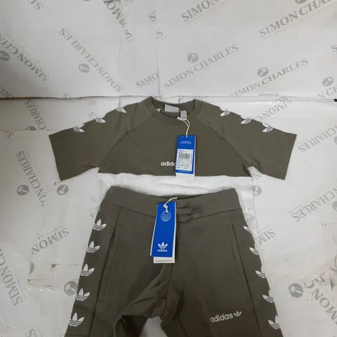 ADIDAS ORIGINAL MATCHING T-SHIRT AND SHORTS SIZE 4-5 YEARS