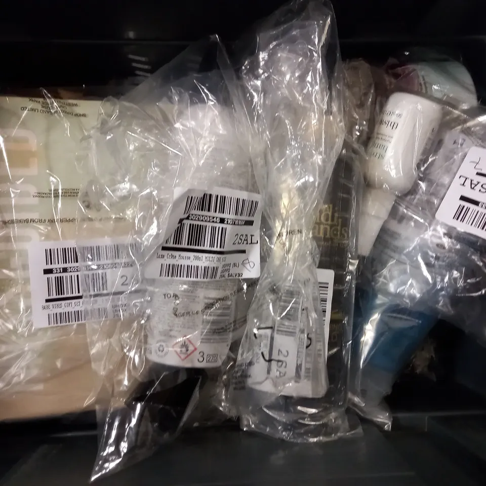 LOT OF 12 ASSORTED HEALTH & BEAUTY ITEMS, TO INCLUDE CALVIN KLEIN, LANCASTER, BEAUTY KITCHEN, ETC RRP £262