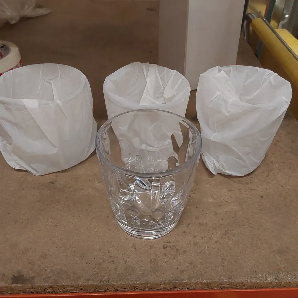 BOXED SET OF 4 CLEAR PLASTIC TUMBLER GLASSES