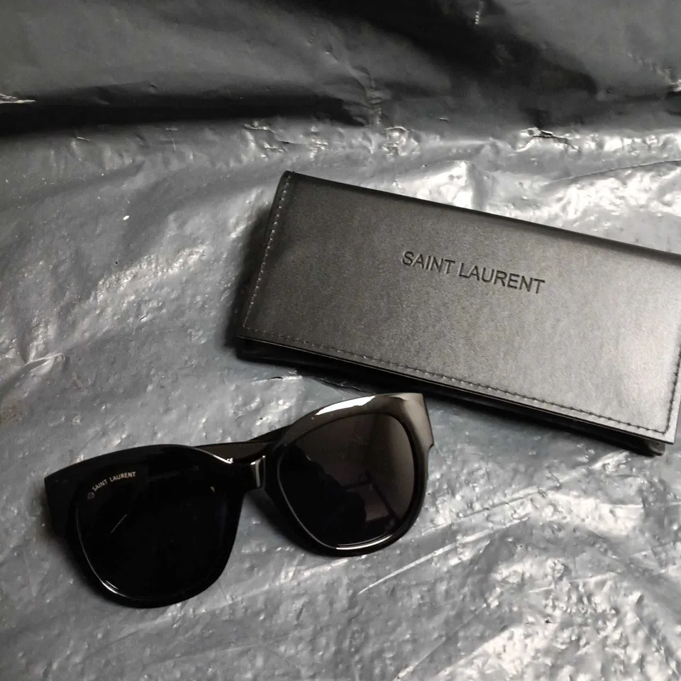 SAINT LAURENT SUNGLASSES – BLACK FRAME