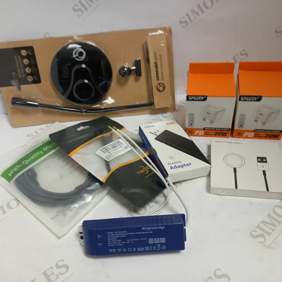 LOT OF APPROXIMATELY 20 ASSORTED ELECTRICAL ITEMS, TO INCLUDE DESKTOP MICROPHONE, CHARGERS, ETC