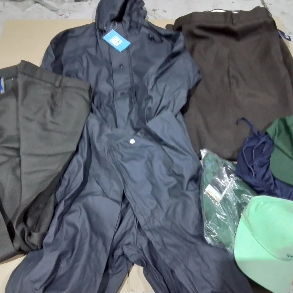 LOT OF 18 ASSORTED CLOTHING ITEMS TO INCLUDE RDX CYCLING JERSEY AND GLOVES, STR JEANS,SELECTION TED FEMME BLACK TROUSERS  AND OASIS BURGUNDY TROUSERS 