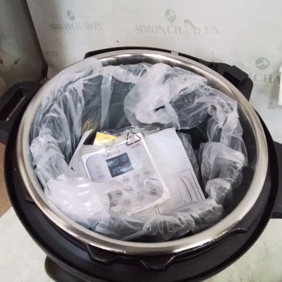 BOXED INSTANT POT DUO CRISP & AIR FRYER DUO CRISP AF8