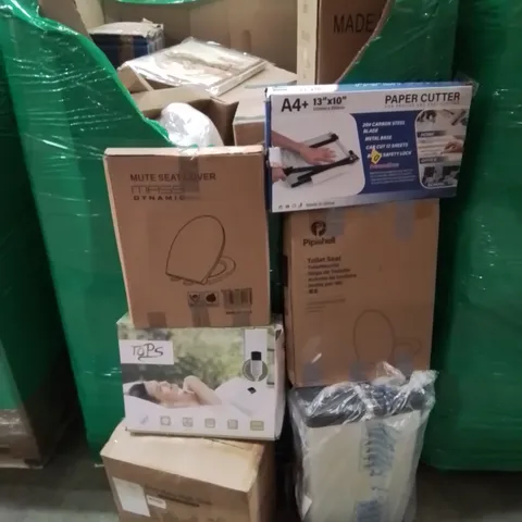 PALLET CONTAINING VARIOUS BOXED HOUSEHOLD ITEMS TO INCLUDE: HEATED BLANKET,  WASTE BIN, TOILET SEATS, BABY HIGH CHAIR,  MATTRESS TOPPER AND LOTS MORE UNMARKED BOXED ITEMS.