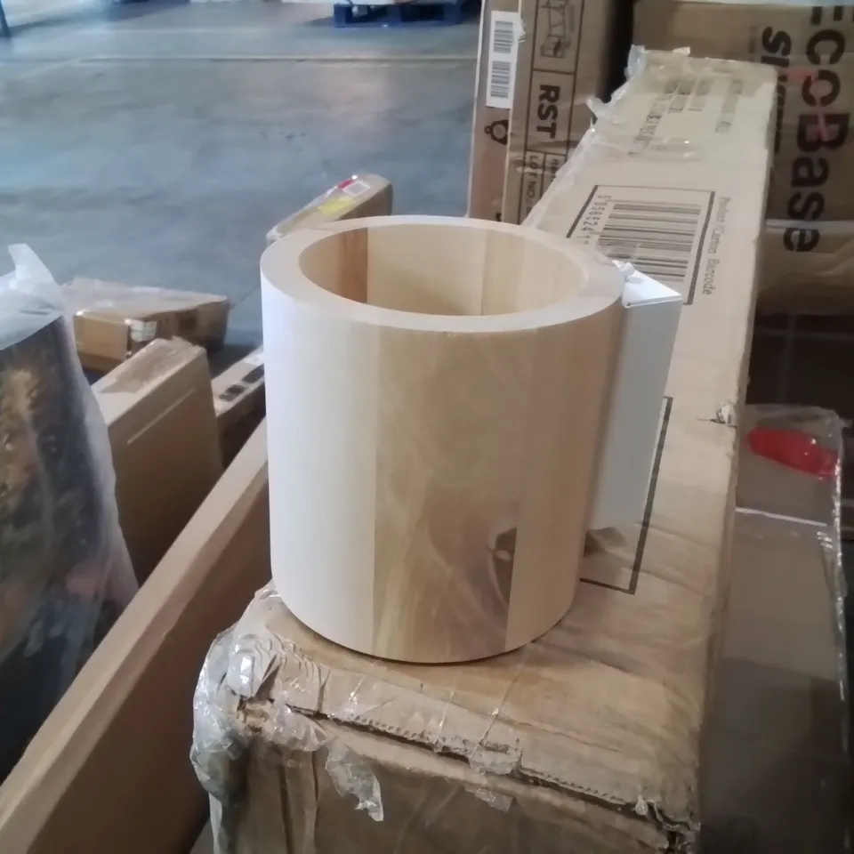 BOXED SKEDEE FLUSH MOUNTED SCONCE 