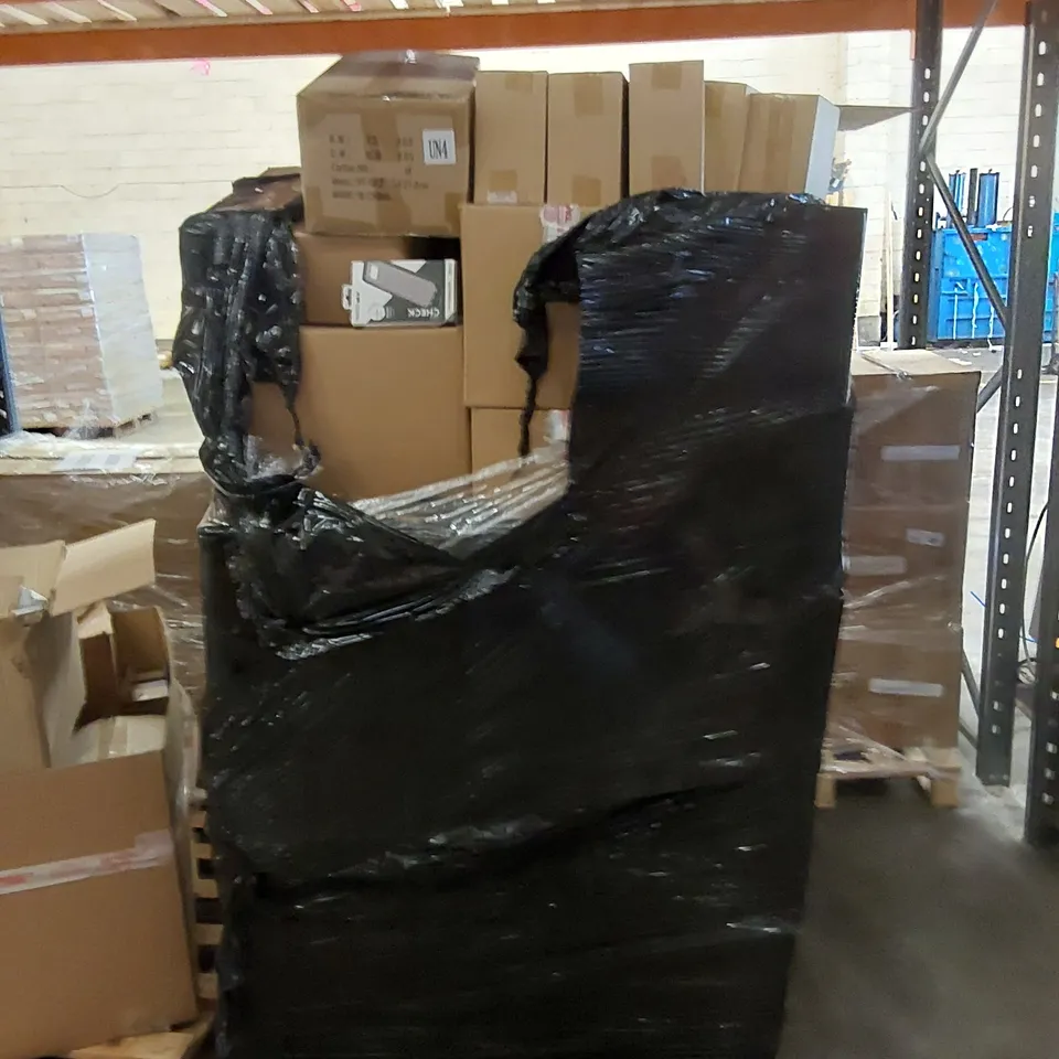 PALLET TO CONTAIN A LARGE QUANTITY OF BRAND NEW PHONE CASES AND TABLET CASES - SIZES, COLOURS AND MODELS VARY