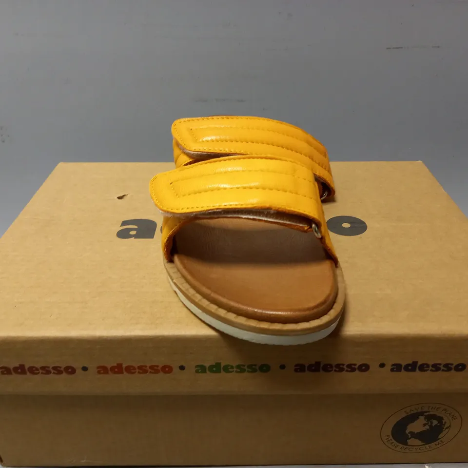 BOXED PAIR OF ADESSO ORANGE SANDAL - SIZE 5 