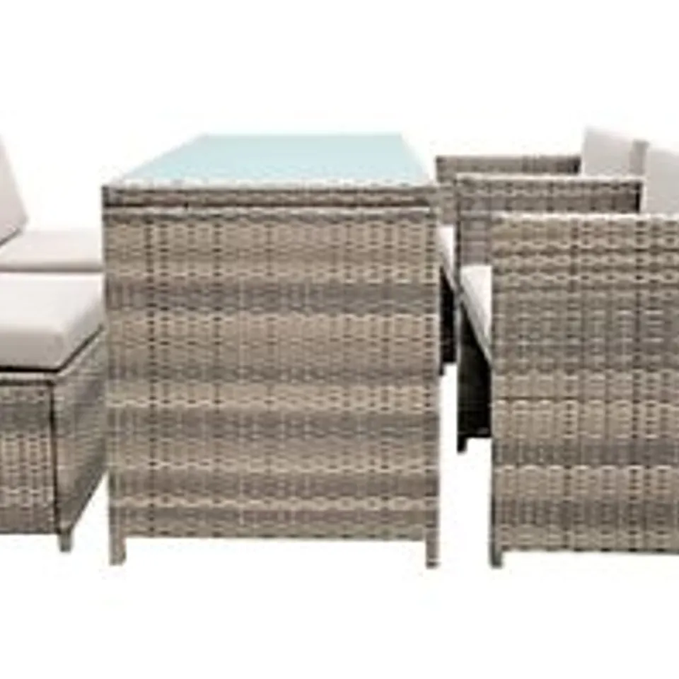 SORON WICKER DINING SET