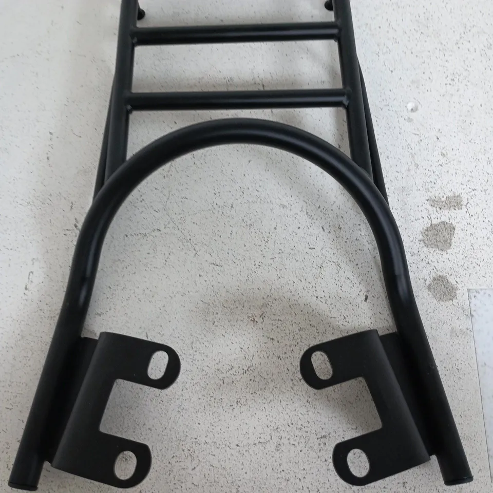 Rear bicycle pannier rack – black metal frame