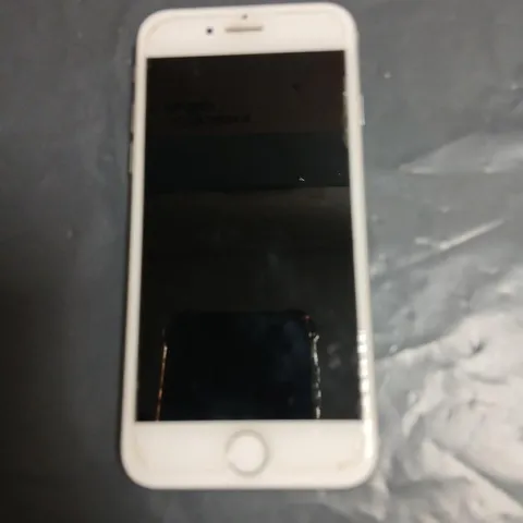 Apple iPhone 7 (Silver) Smartphone