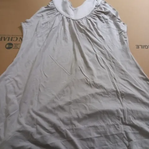 BOX OF APPROX 15 BRAND NEW DESTELLO LIGHT GREY VISCOSE TANK TOP - LARGE