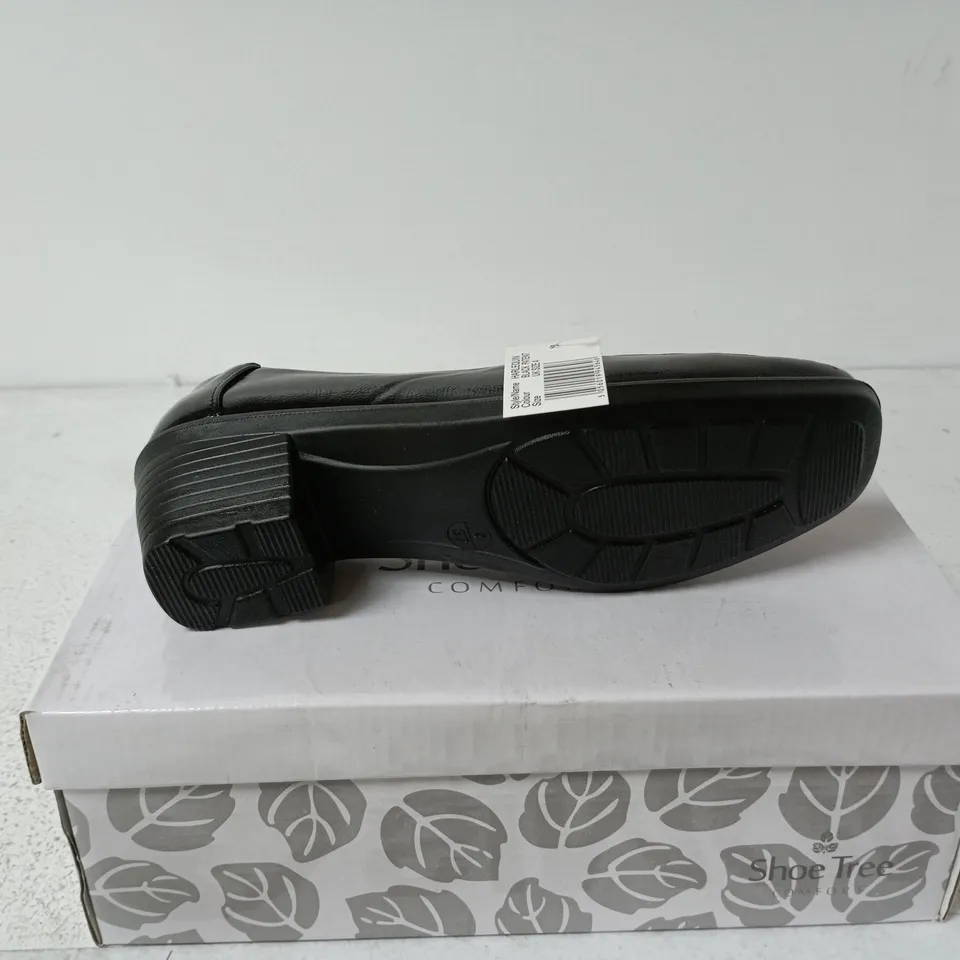 SHOE TREE COMFORT HARLEQUIN BLACK PATENT SHOES SIZE 4 BOXED
