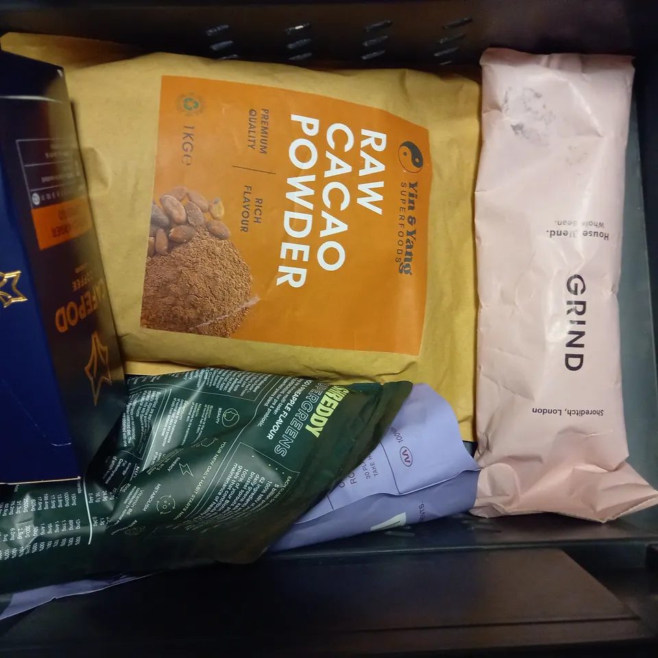 TOTE OF APPROX 9 ASSORTED FOOD ITEMS TO INCLUDE - CAFEPOD COFFEE SUPERCHARGER ESPRESSO , TASSIMO KENCO AMERICANO SMOOTH ,  EXPLORE GRIND BEANS ETC