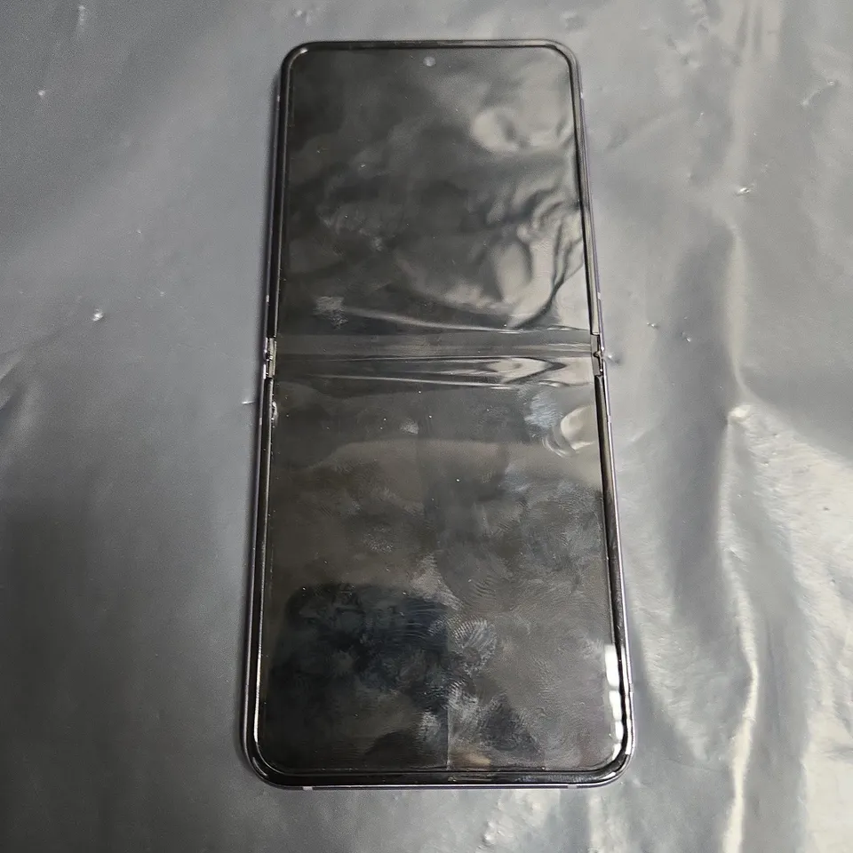 SAMSUNG GALAXY Z FOLD SMARTPHONE (MODEL UNSPECIFIED)
