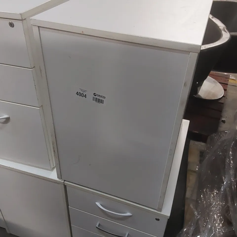 4X ASSORTED WOODEN WHITE DRAWER CABINETS