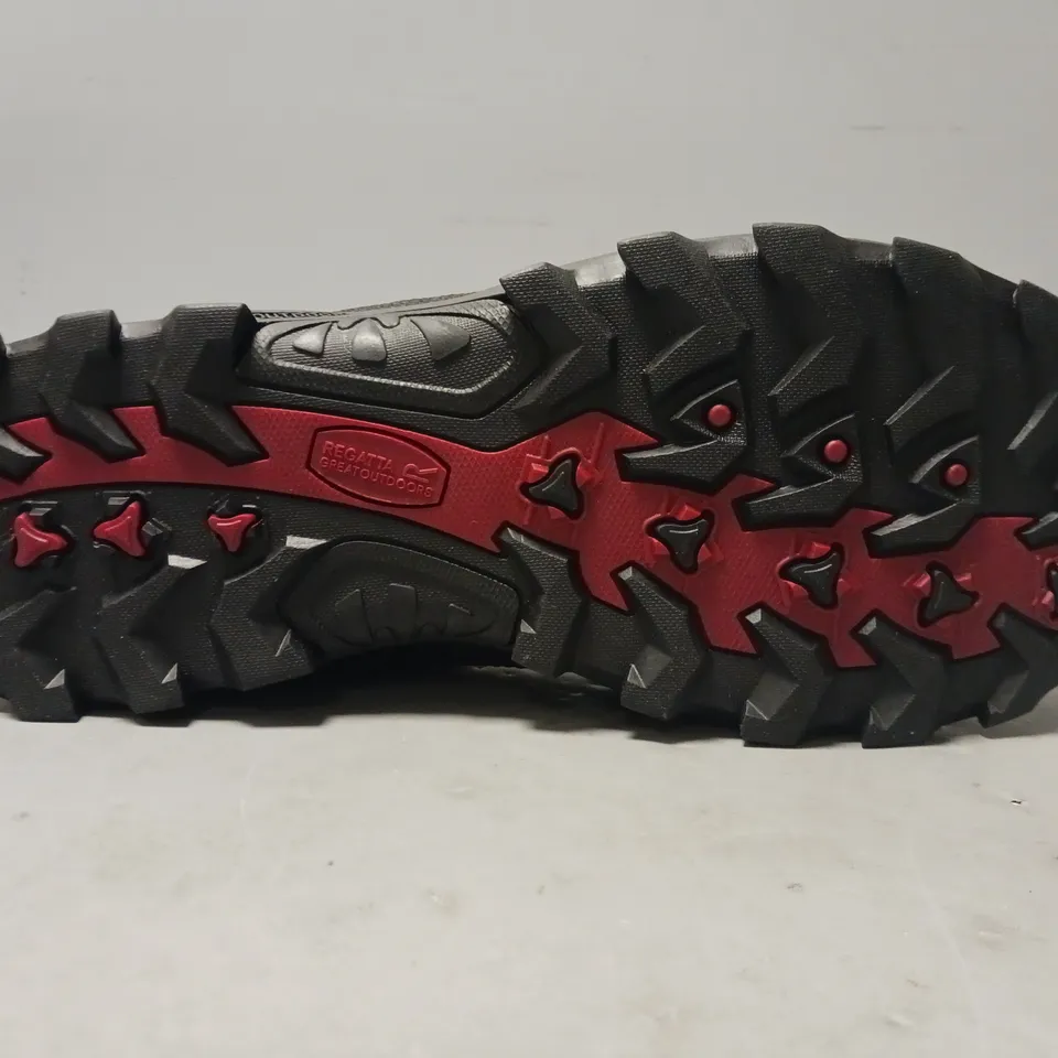 BOXED PAIR OF REGATTA SAMARIS III BOOTS IN BLACK/GREY/RED UK SIZE 11