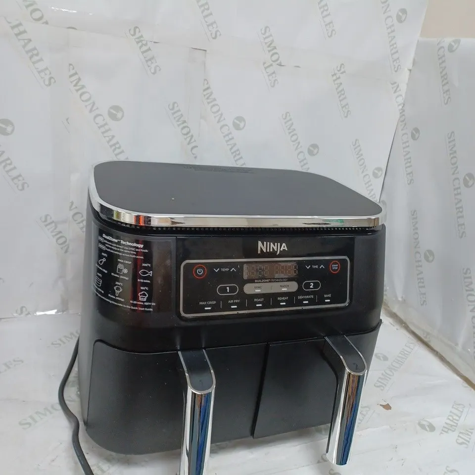 BOXED NINJA FOODI DUAL ZONE AIRFRYER AF300UK