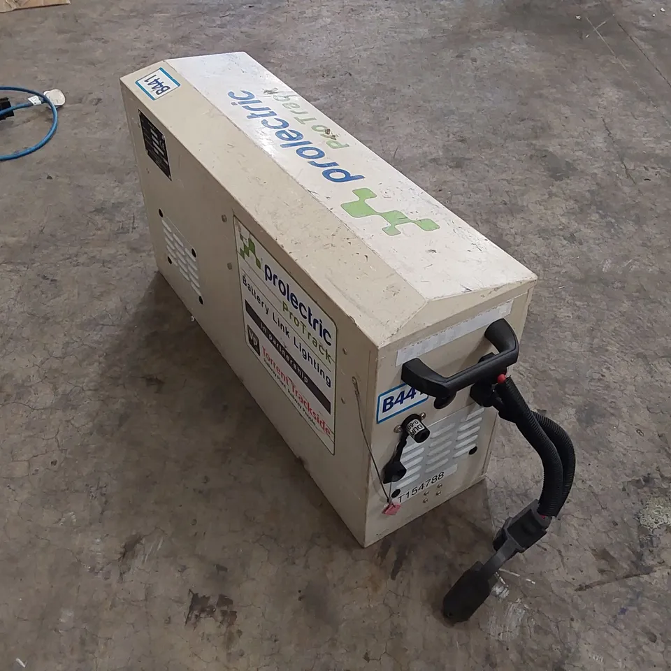 PROTRACK LIGHTING BATTERY POWER PACK