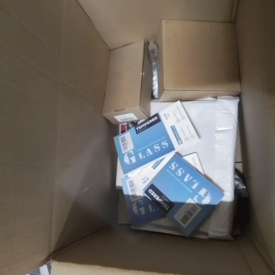 BOX OF ASSORTED ELECTRICAL GOODS TO INCLUDE; SUPERUS FACIAL INTERFACE BRACKET, TABLET HEADREST MOUNT, LED DESK LIGHT ETC