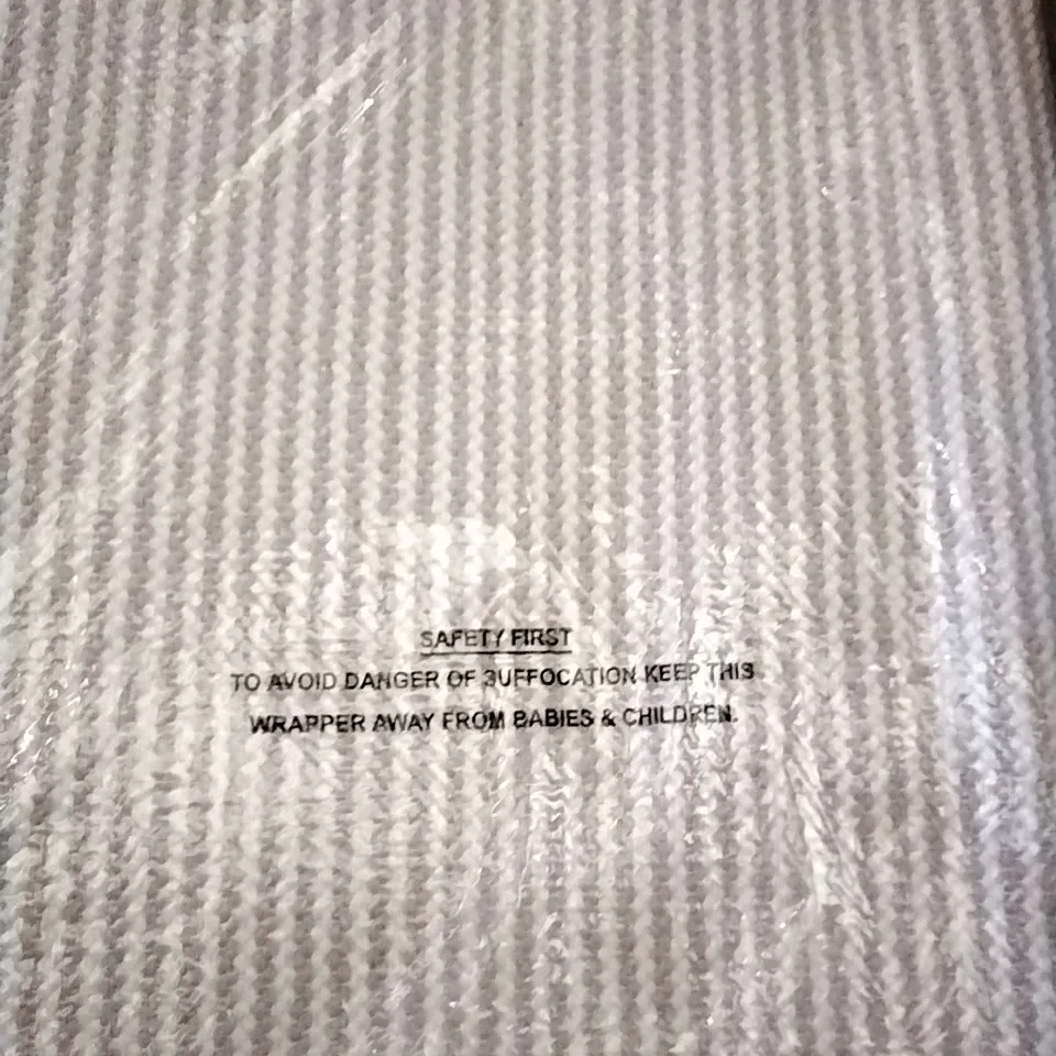 BOX OF SIX BRAND NEW STRIPE COTTON RUGS PINK 120 × 170CM