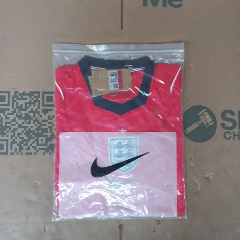 BAGGED NIKE ENGLAND FOOTBALL JERSEY IN RED SIZE LARGE