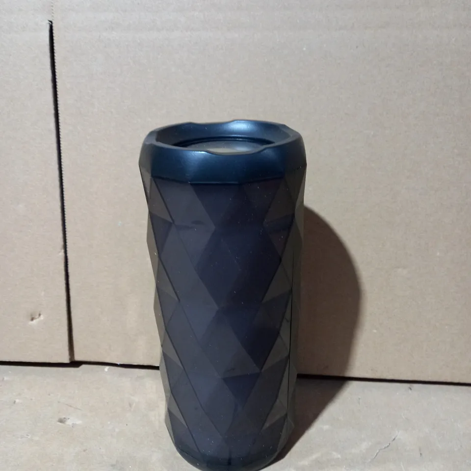 TECH BLUETOOTH SPEAKER